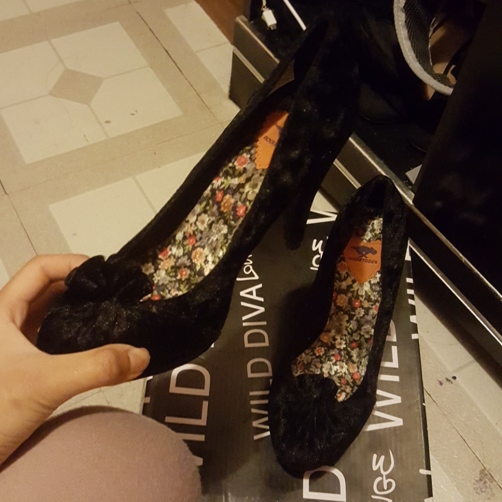 Black Velvet Vintage Heels